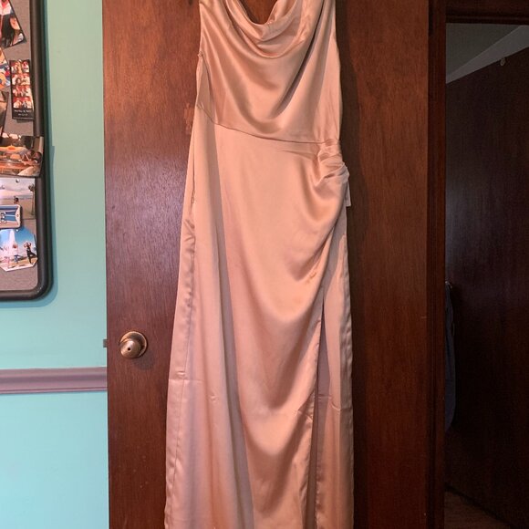 Dress - Maxi - Picture 1 of 2
